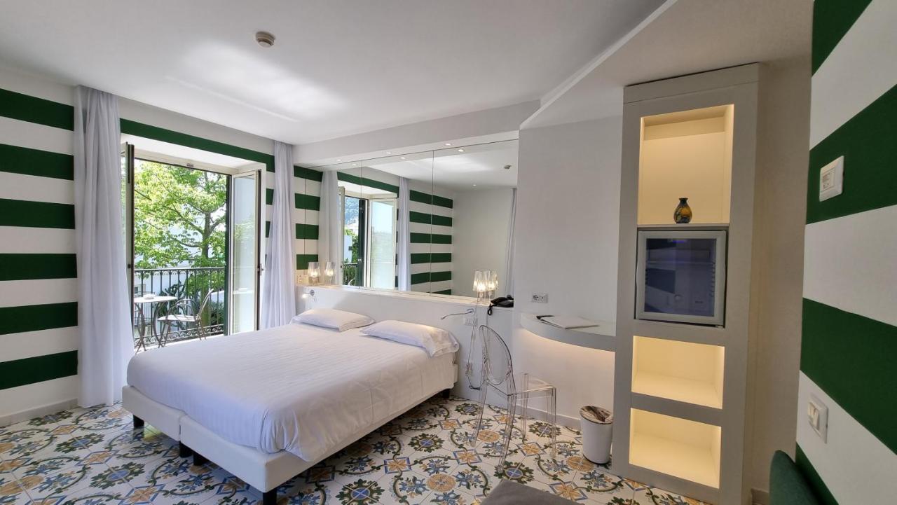 Hotel Alpha Сант'Агнело Екстериор снимка