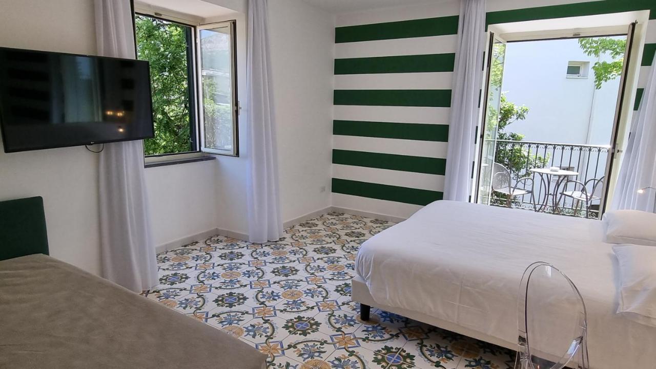 Hotel Alpha Сант'Агнело Екстериор снимка